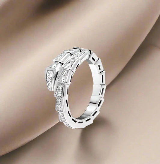 Luxurious Wrap-Around Ring